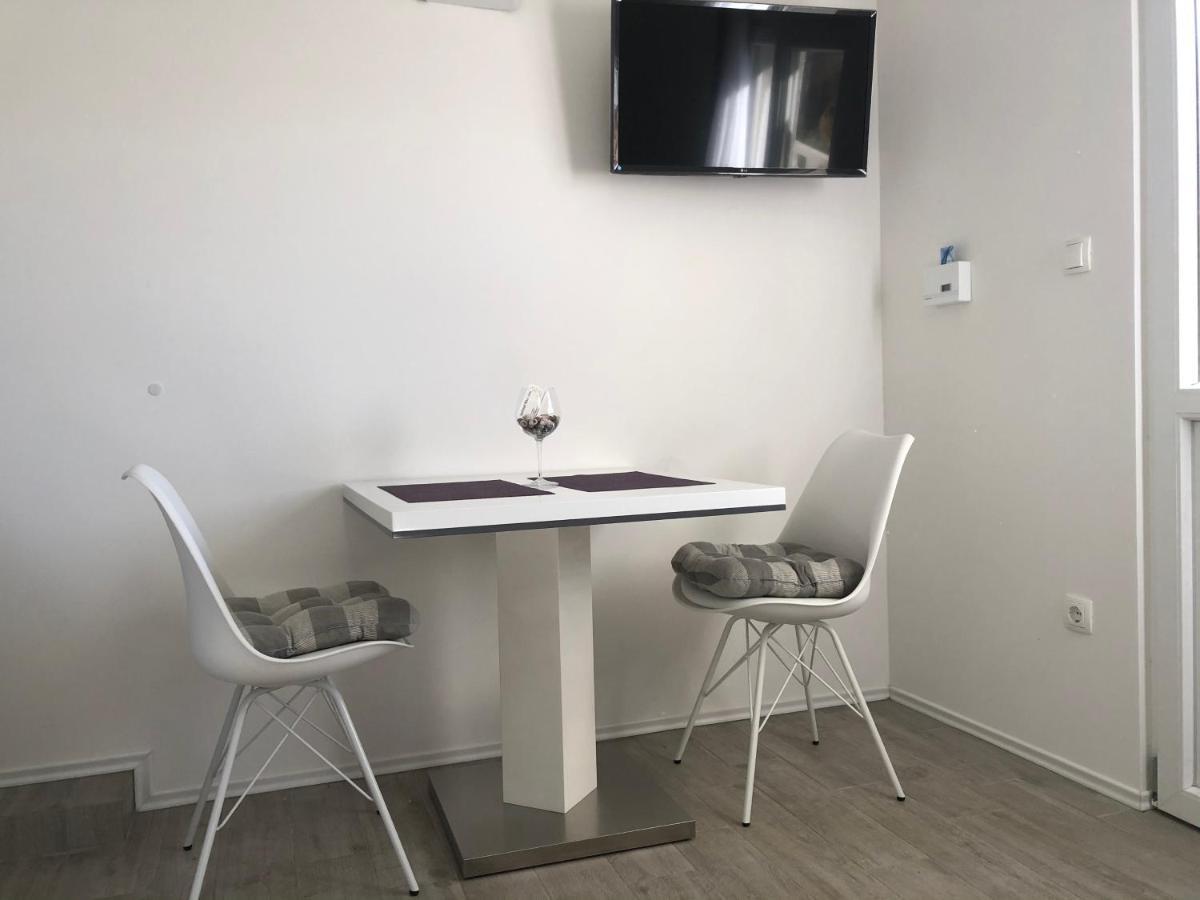 Apartmani Milka I Jozo Омиш Экстерьер фото