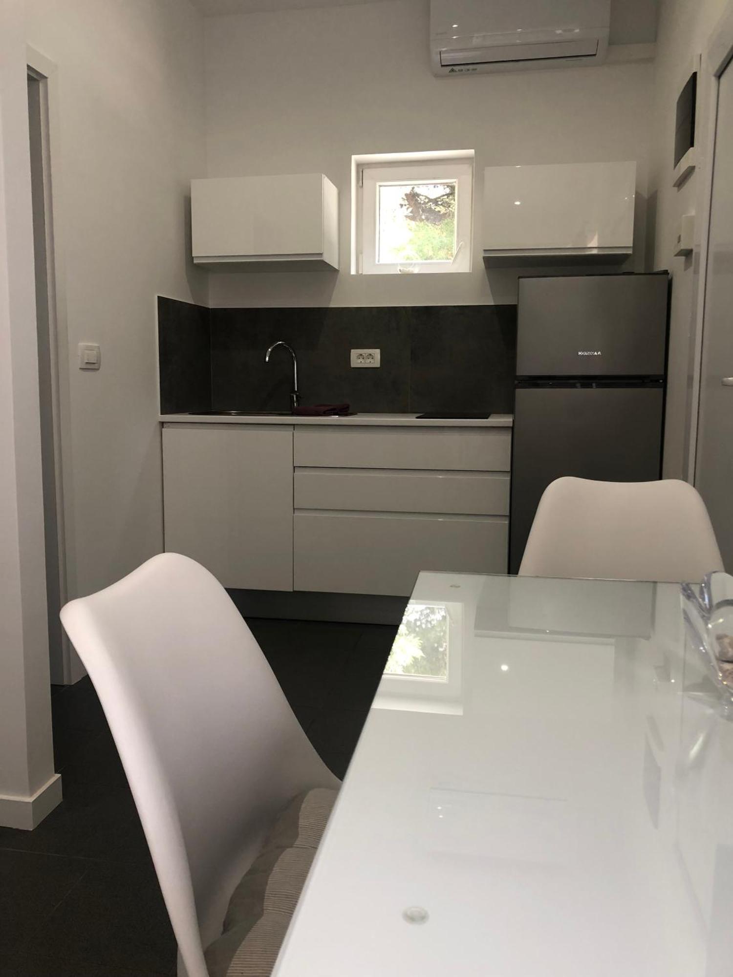 Apartmani Milka I Jozo Омиш Экстерьер фото