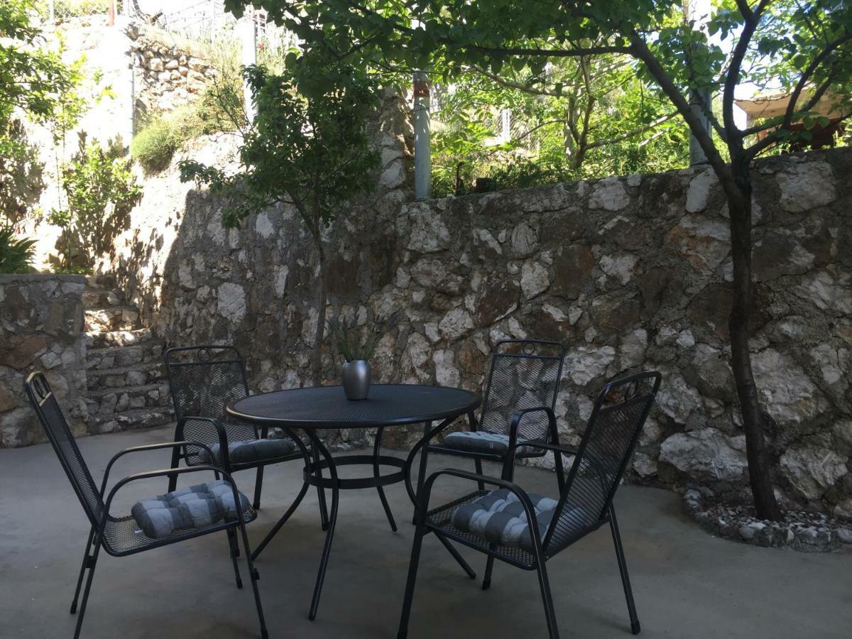 Apartmani Milka I Jozo Омиш Экстерьер фото
